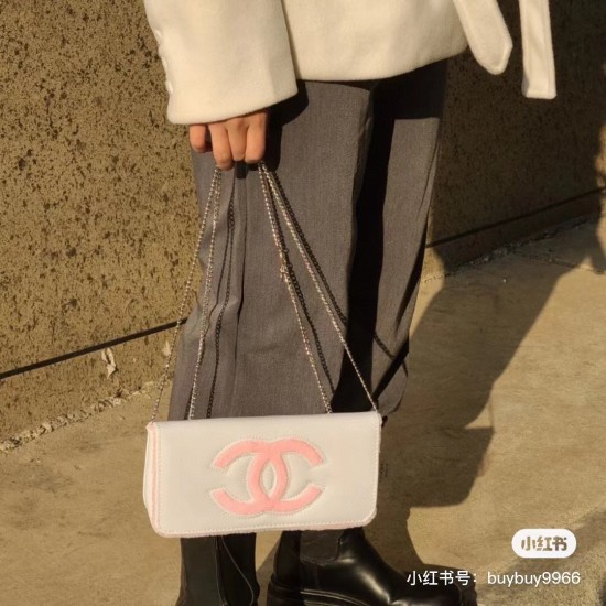 CHANEL VIP PRECISION GIFT BAG