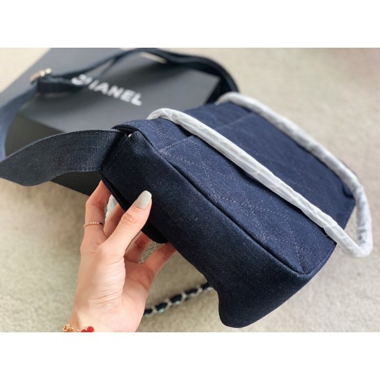 VINTAGE LARGE CLASSIC DENIM HANDBAG 30CM