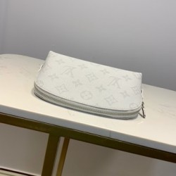 COSMETIC POUCH