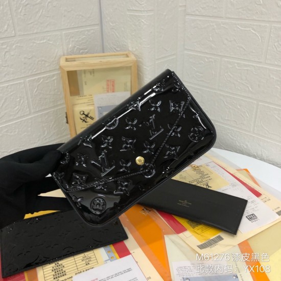 FÉLICIE POCHETTE VERNIS BLACK